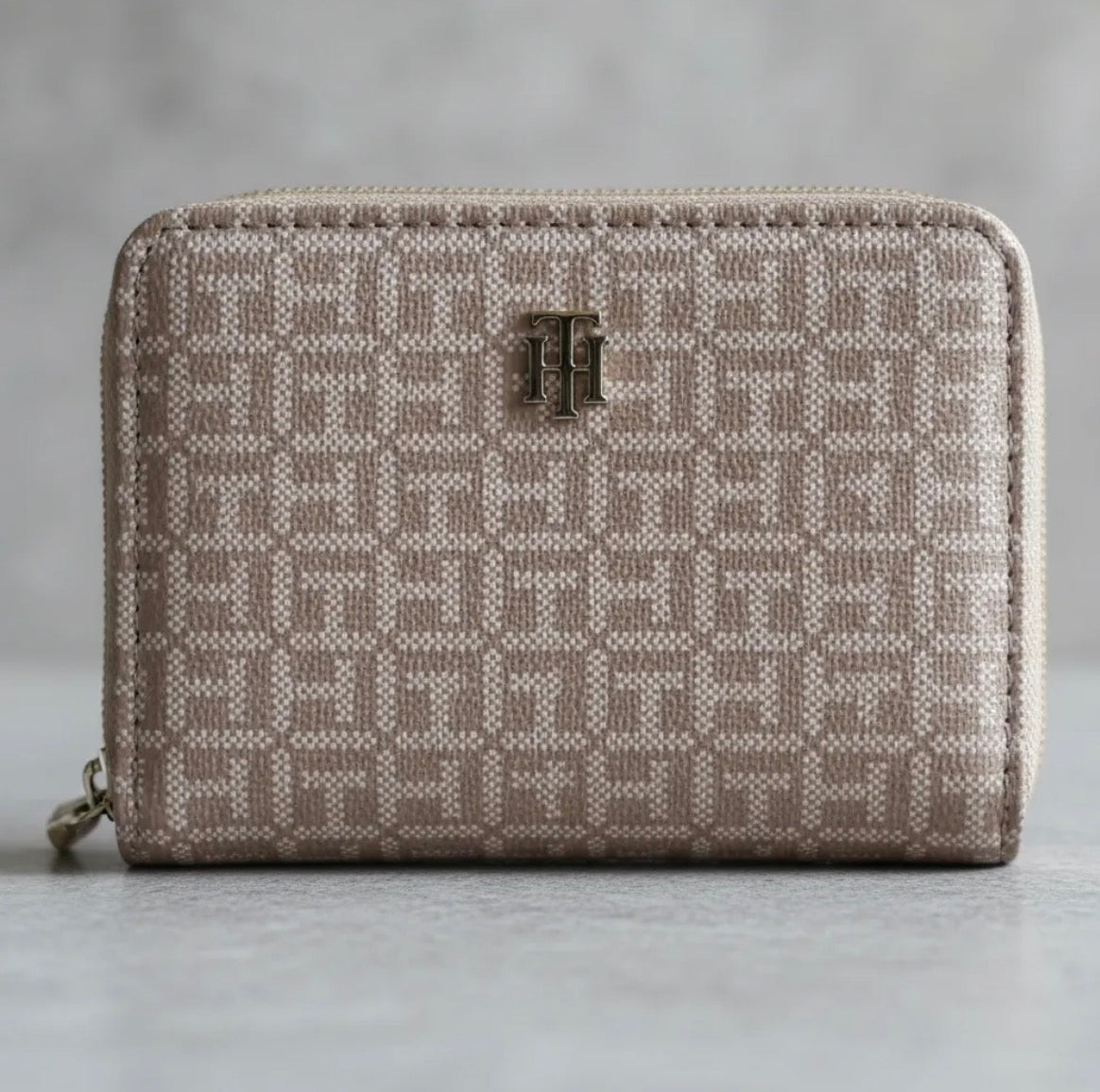 Tommy Hilfiger Cafe Billetera Para Dama